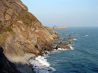 An inlet between Waterwynch and Monkstone, just off the coastal footpath